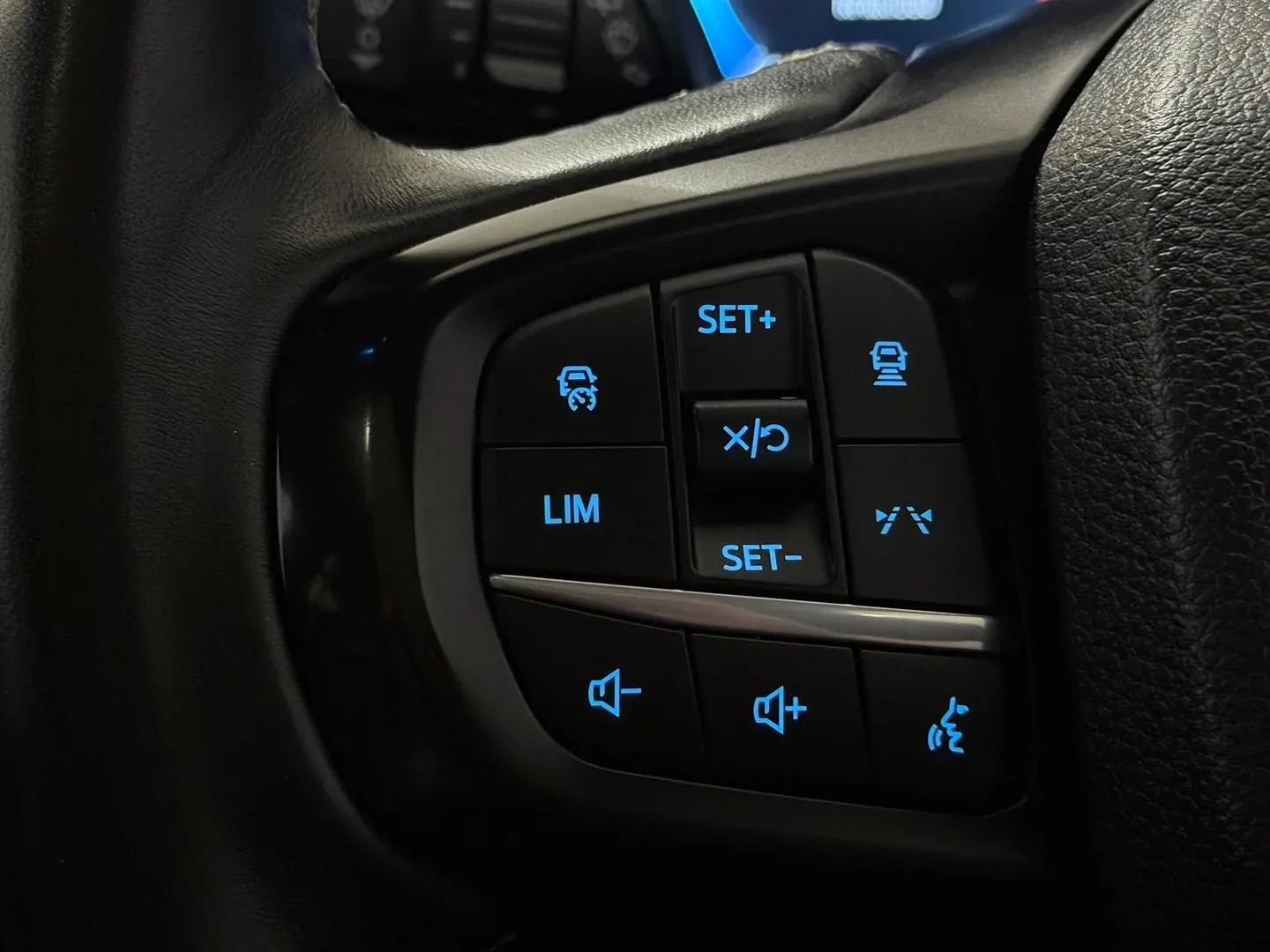 2023 Ford Everest Gallery Image 30