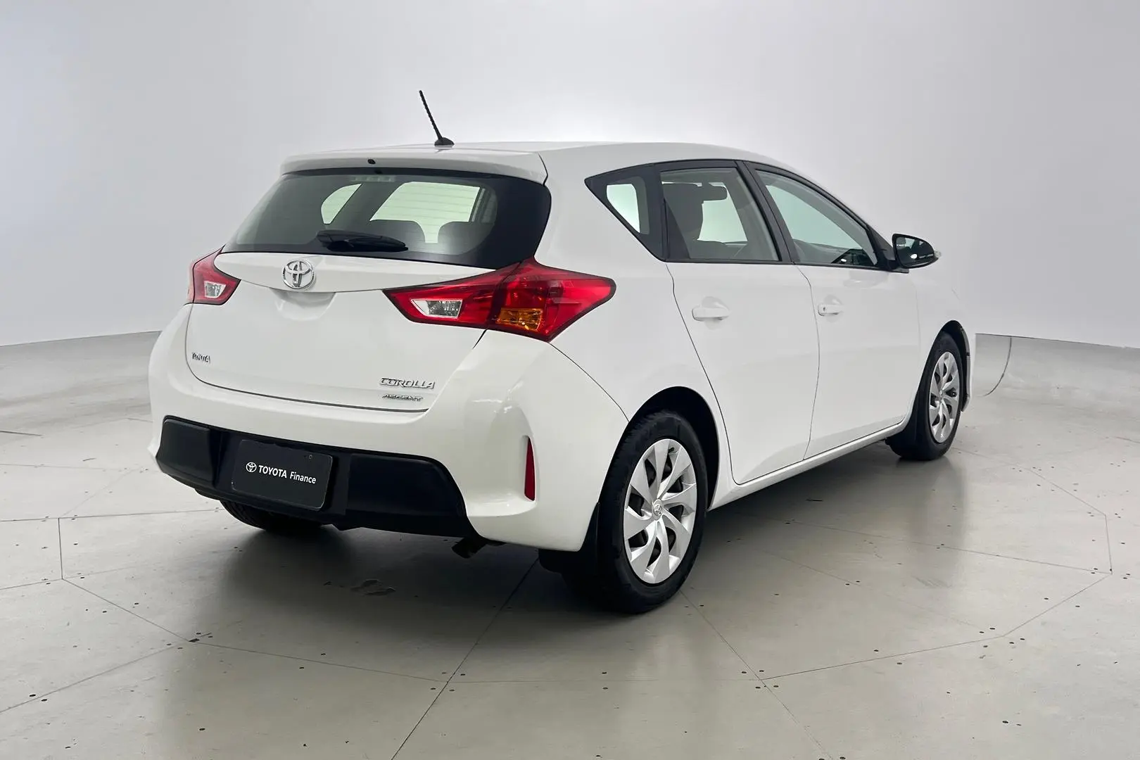 2014 Toyota Corolla Gallery Image 4
