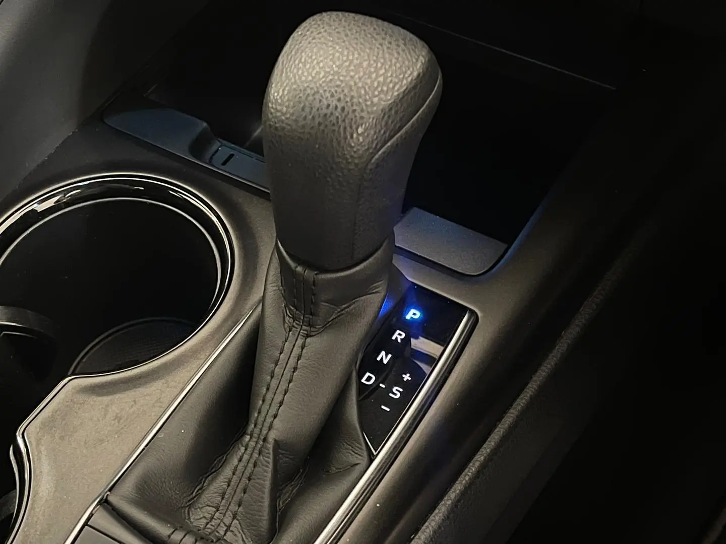 2021 Toyota Camry Gallery Image 19