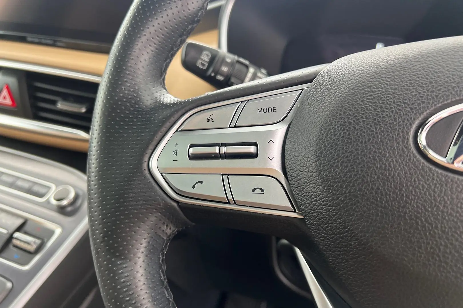2021 Hyundai Santa Fe Gallery Image 15