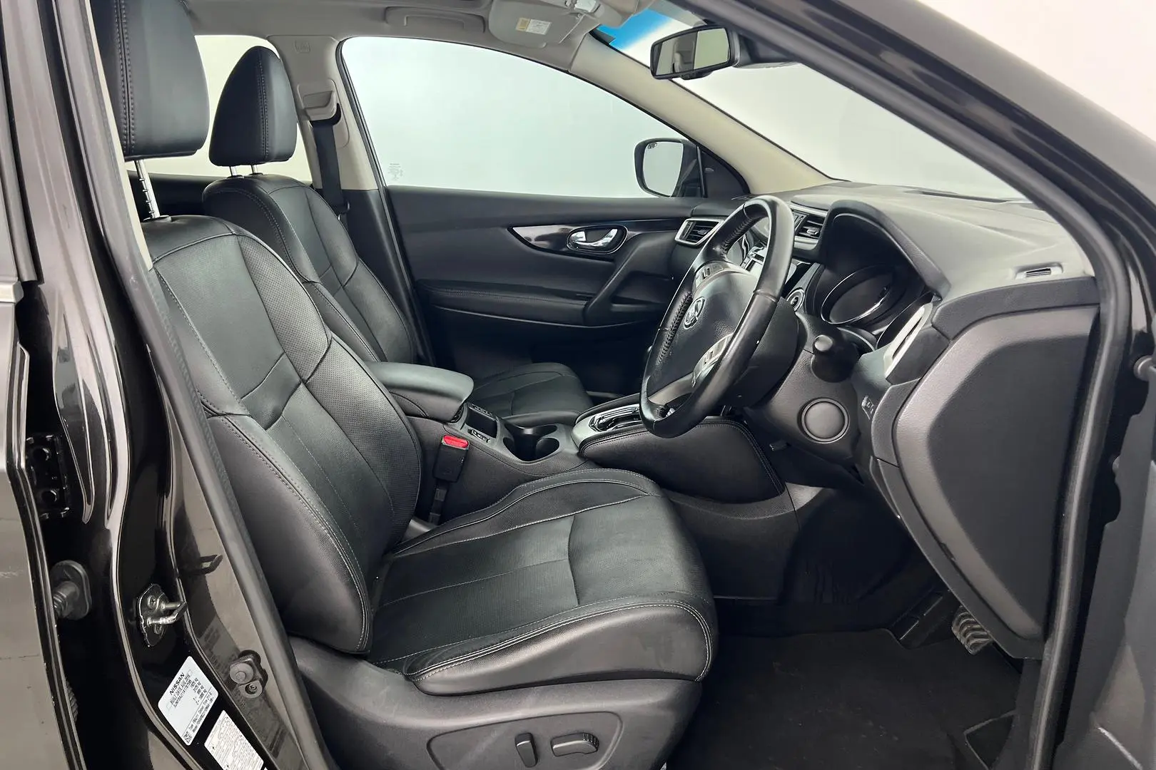 2015 Nissan QASHQAI Gallery Image 11