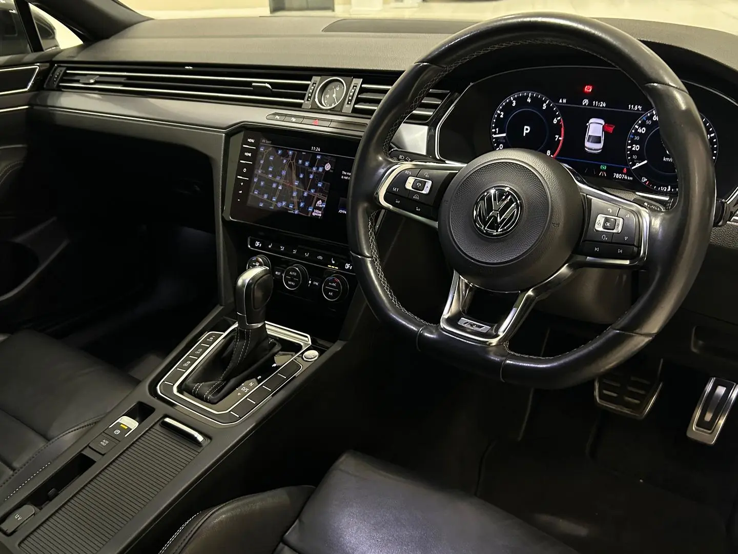 2018 Volkswagen Passat Gallery Image 12