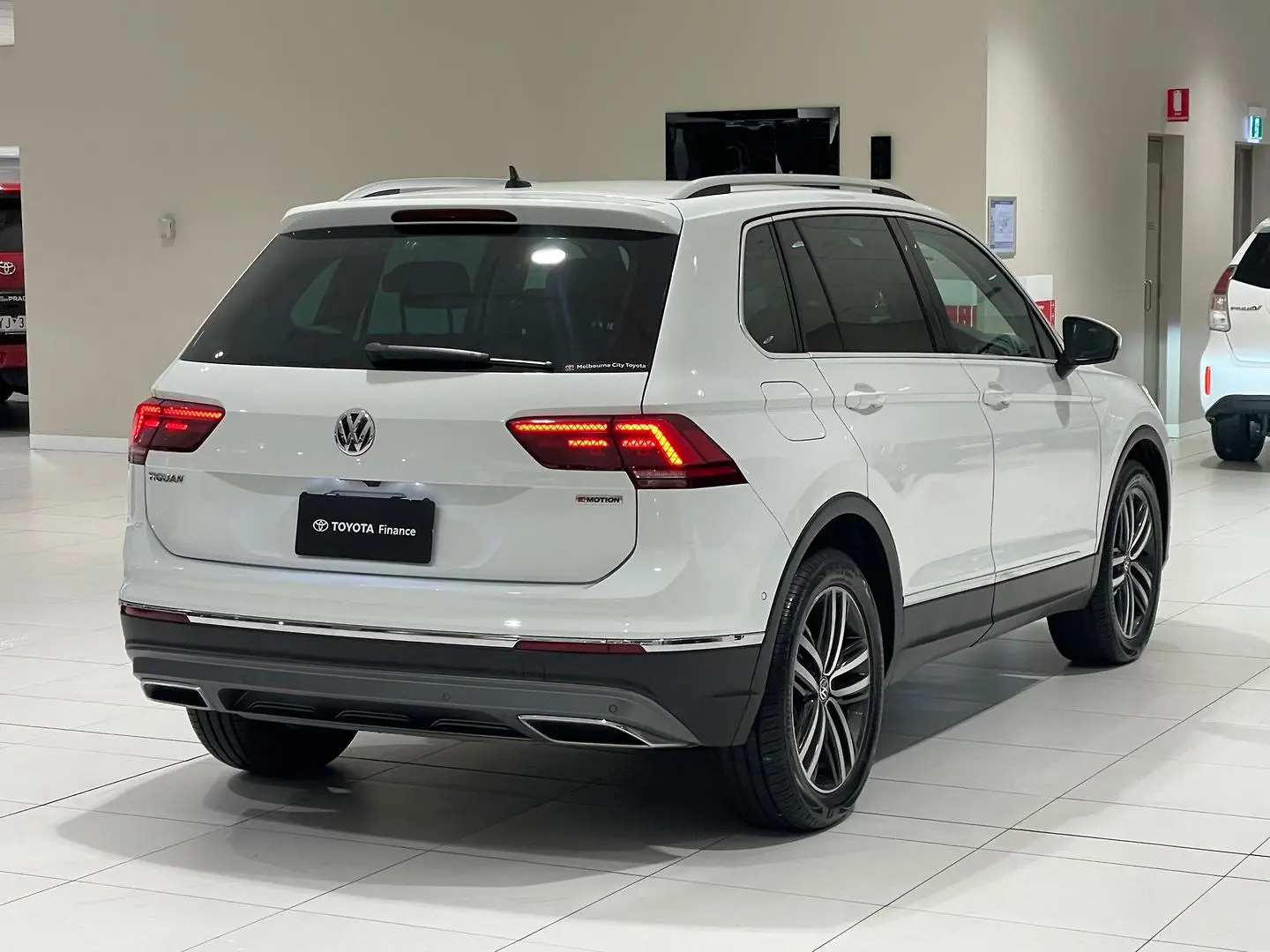 2020 Volkswagen Tiguan Gallery Image 10