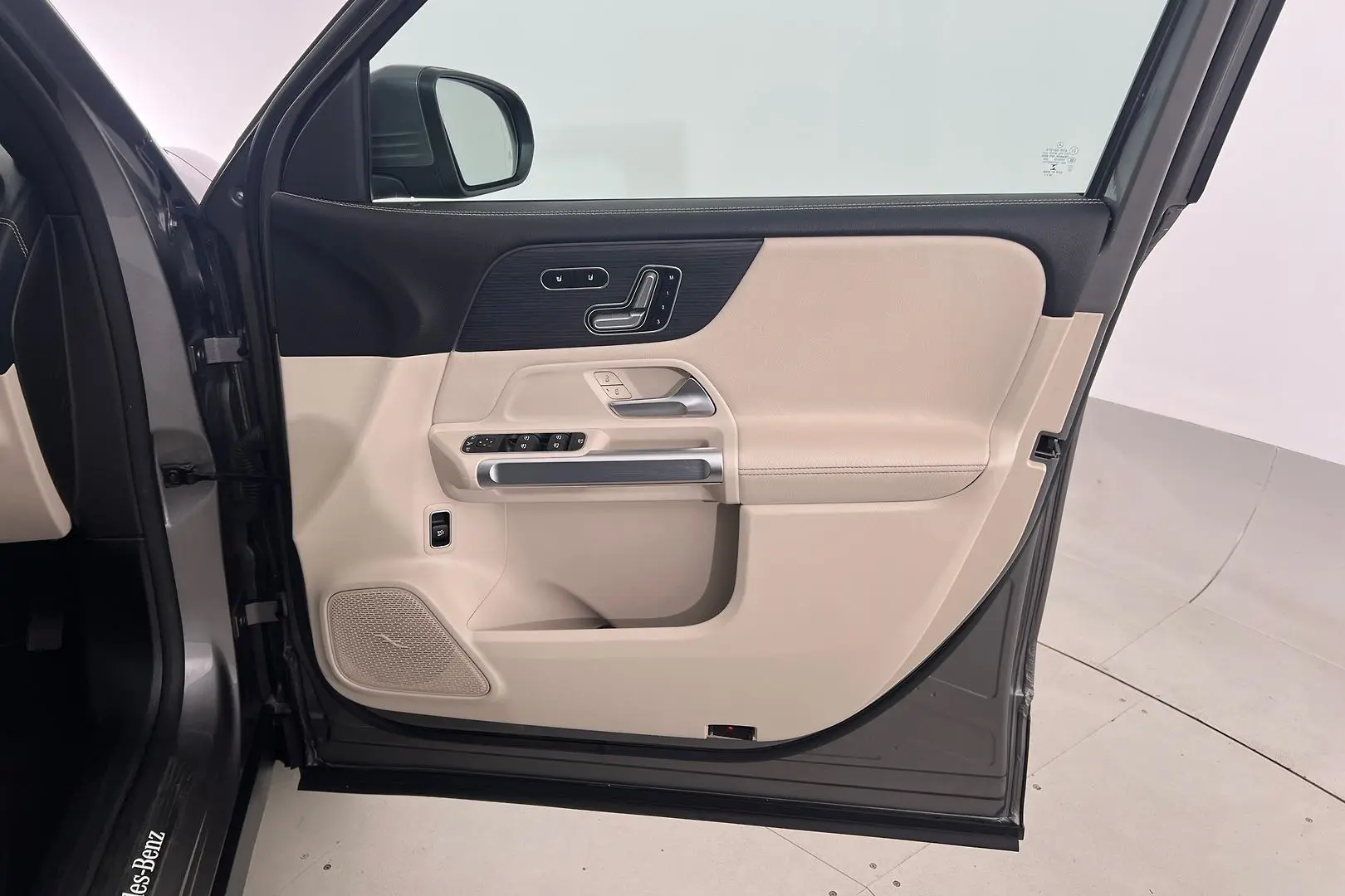 2021 Mercedes-Benz GLB-Class Gallery Image 17
