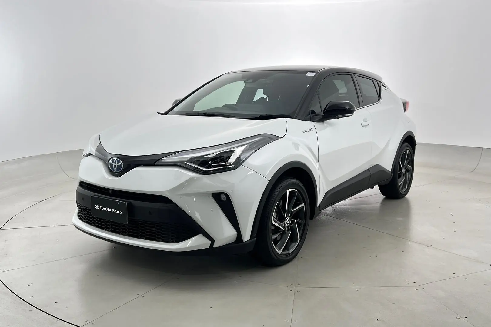 2022 Toyota C-Hr Gallery Image 8