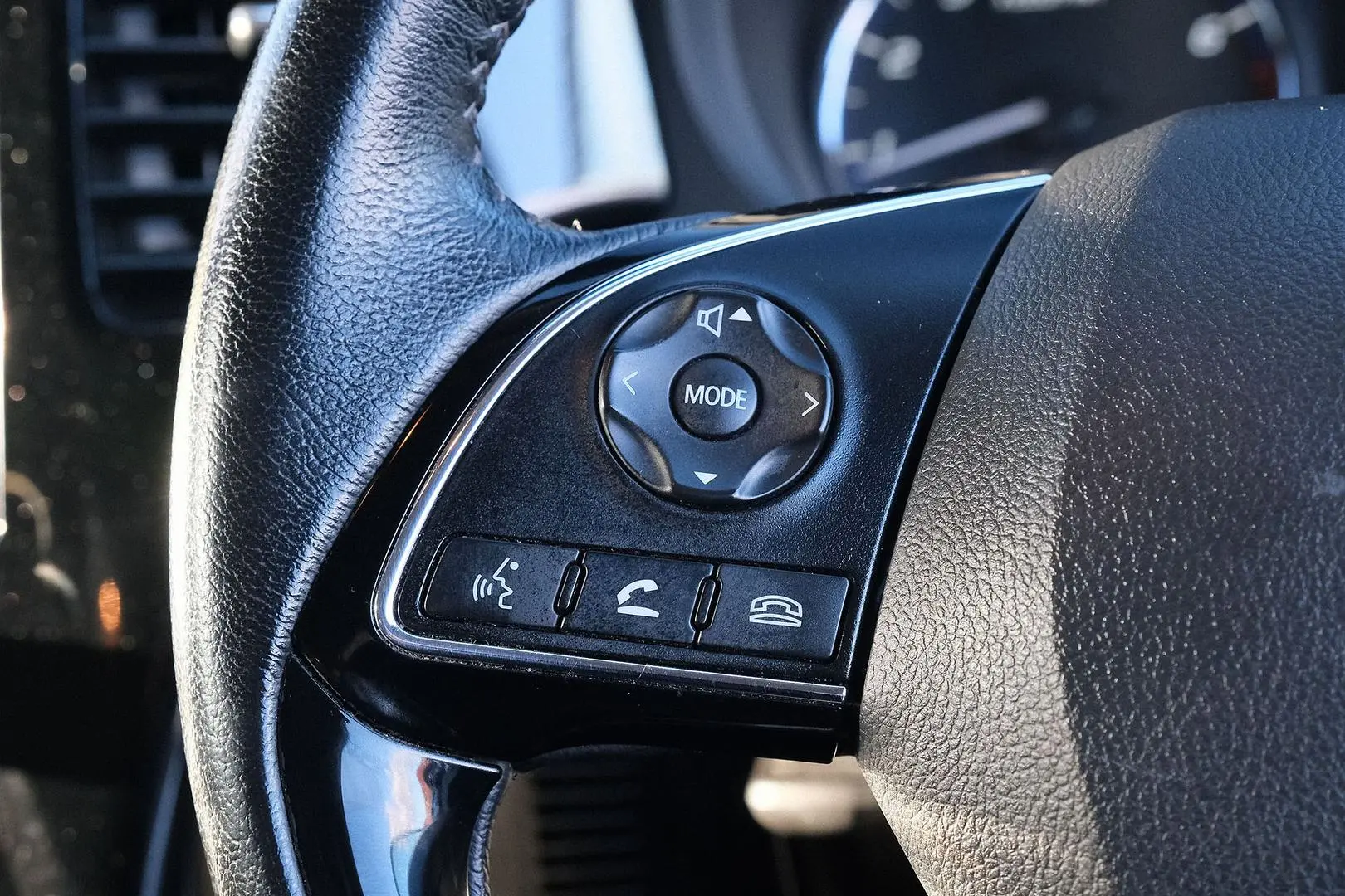 2021 Mitsubishi Outlander Gallery Image 16
