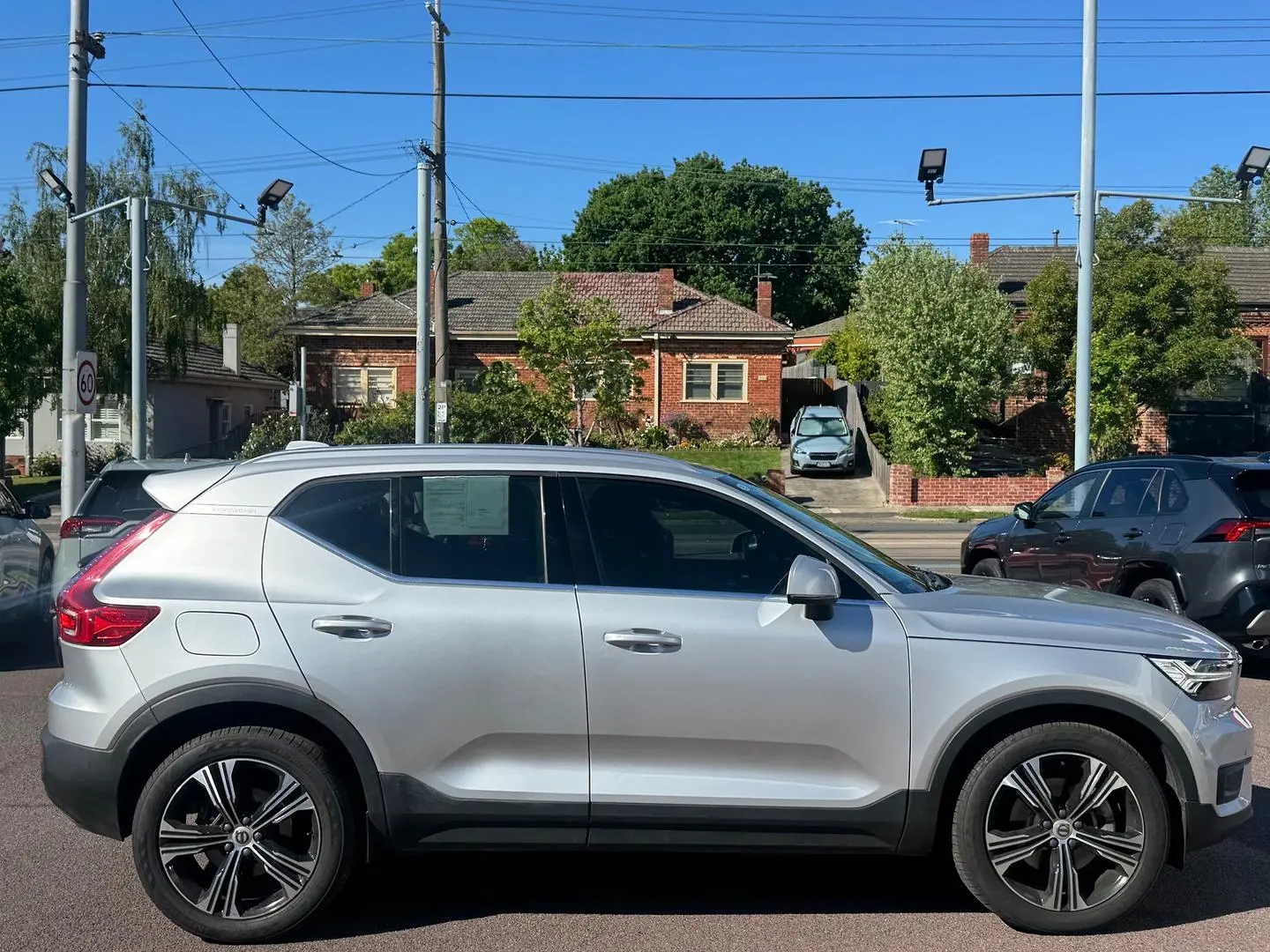 2018 Volvo XC40 Gallery Image 3