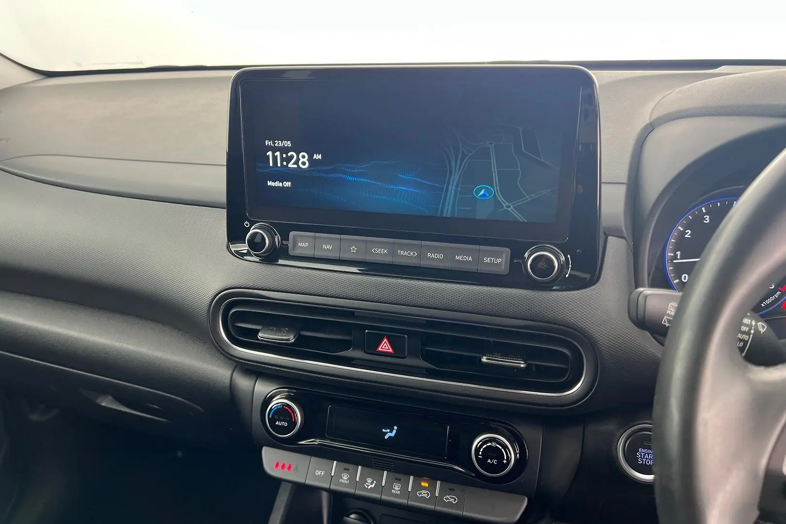 2023 Hyundai Kona Gallery Image 14