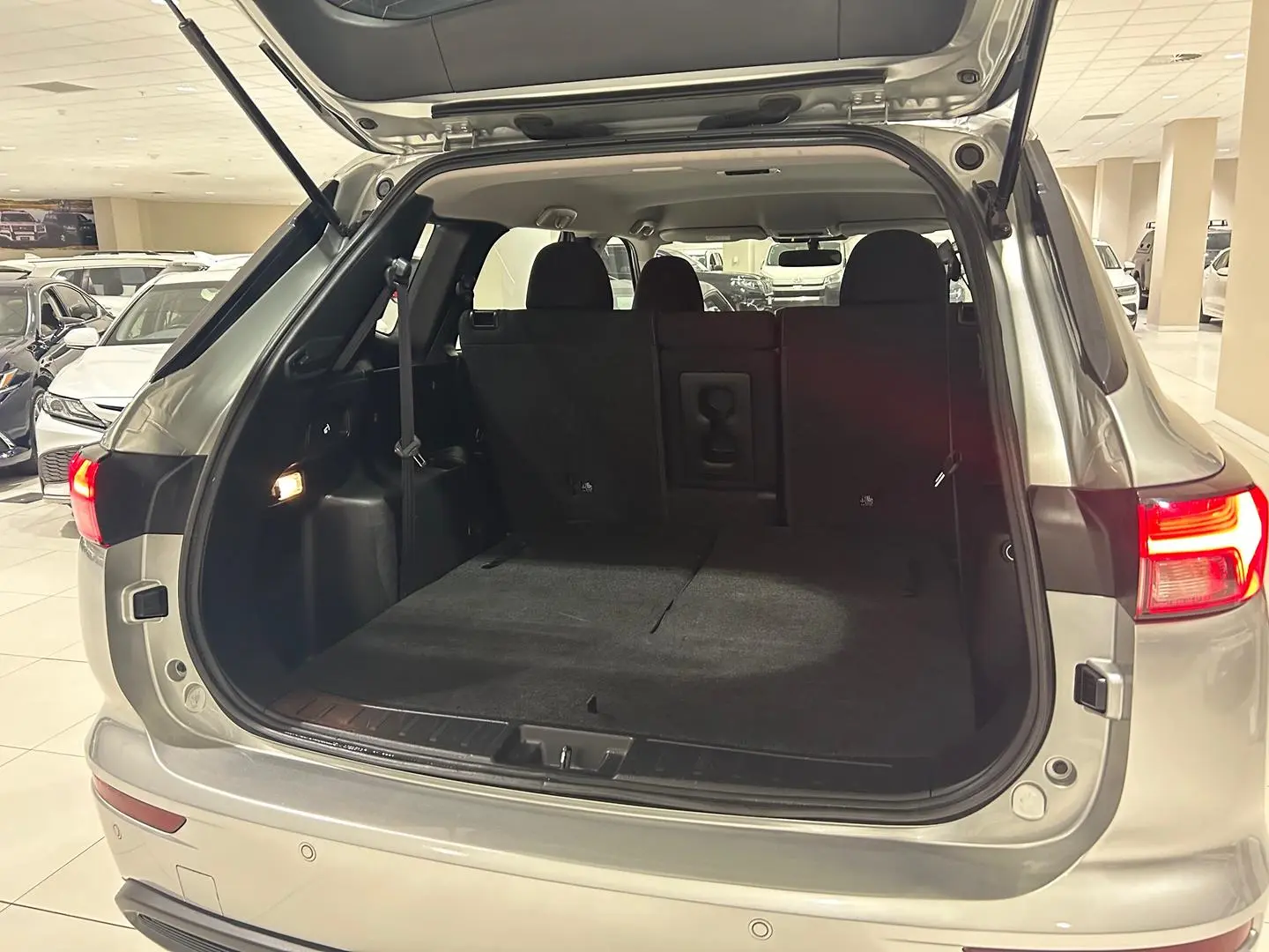 2022 Mitsubishi Outlander Gallery Image 10