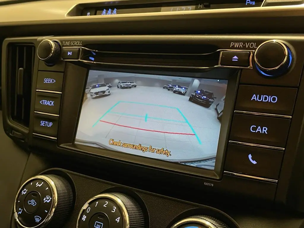2017 Toyota RAV4 Gallery Image 14