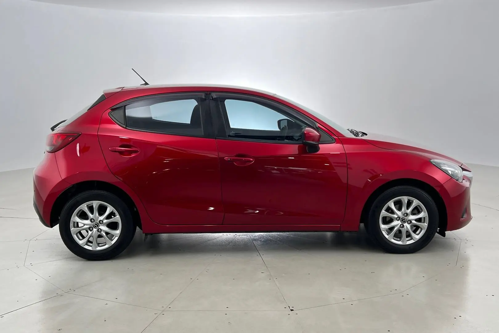 2019 Mazda 2 Gallery Image 4