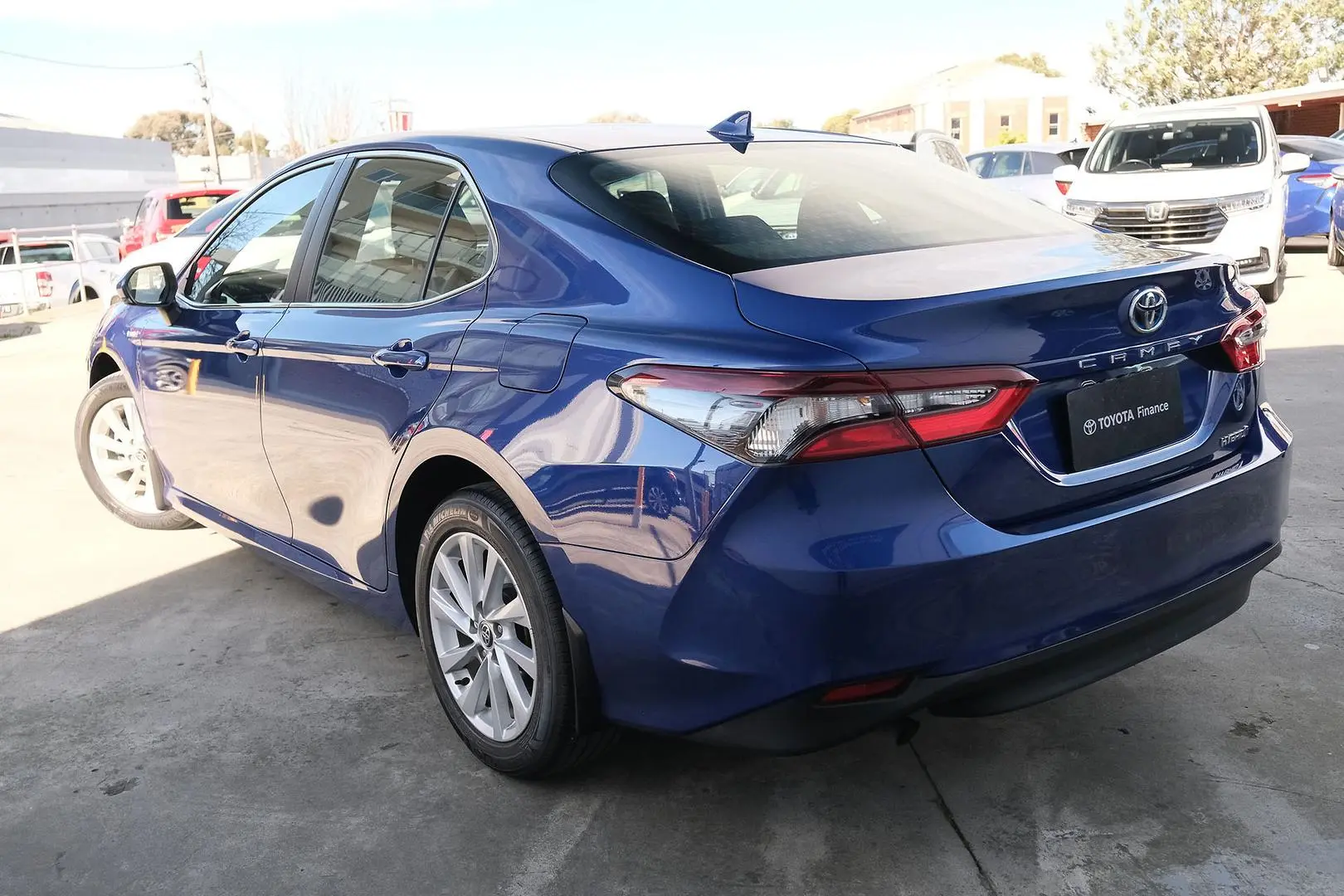 2021 Toyota Camry Gallery Image 2