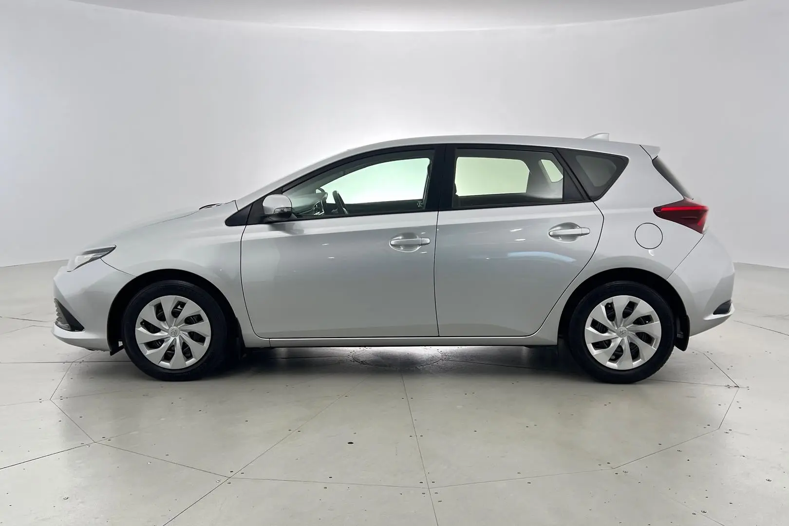 2016 Toyota Corolla Gallery Image 6