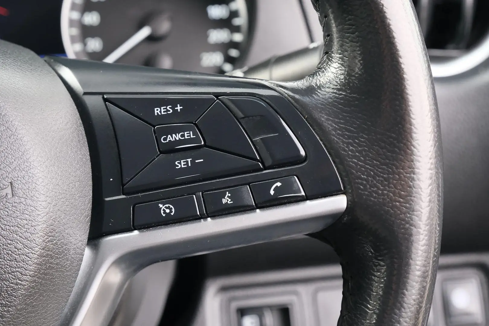 2021 Nissan Navara Gallery Image 13