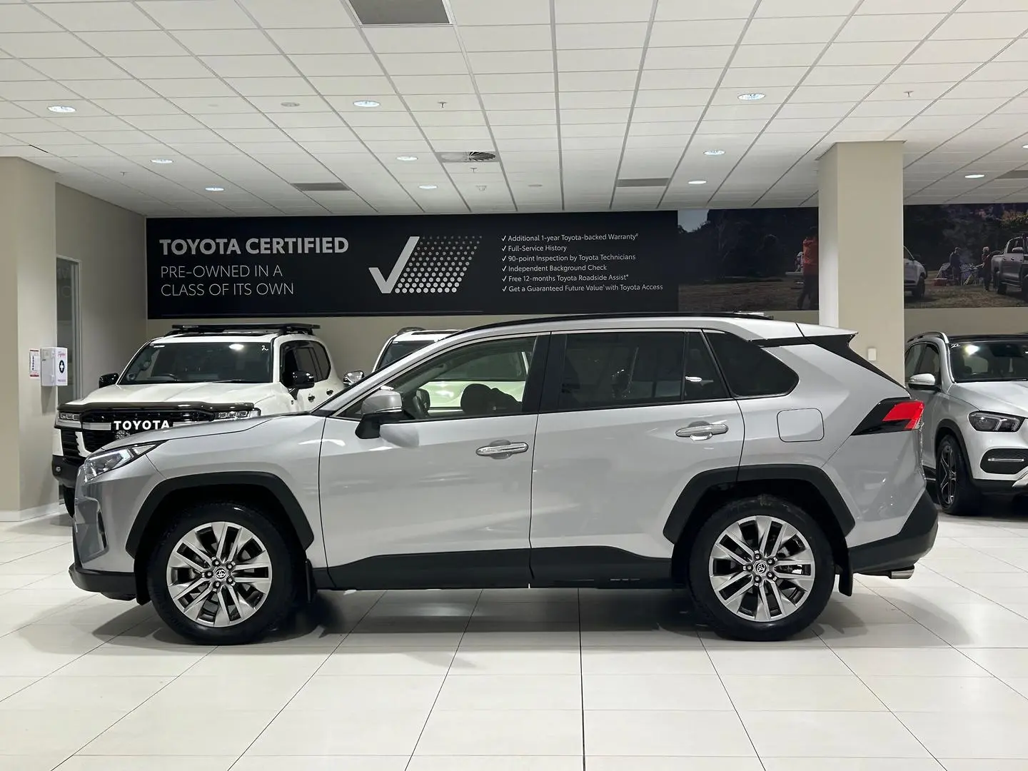 2024 Toyota RAV4 Gallery Image 6