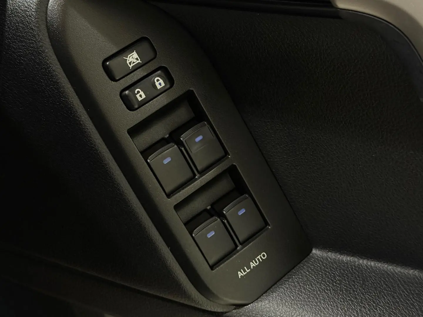 2020 Toyota Landcruiser Prado Gallery Image 15