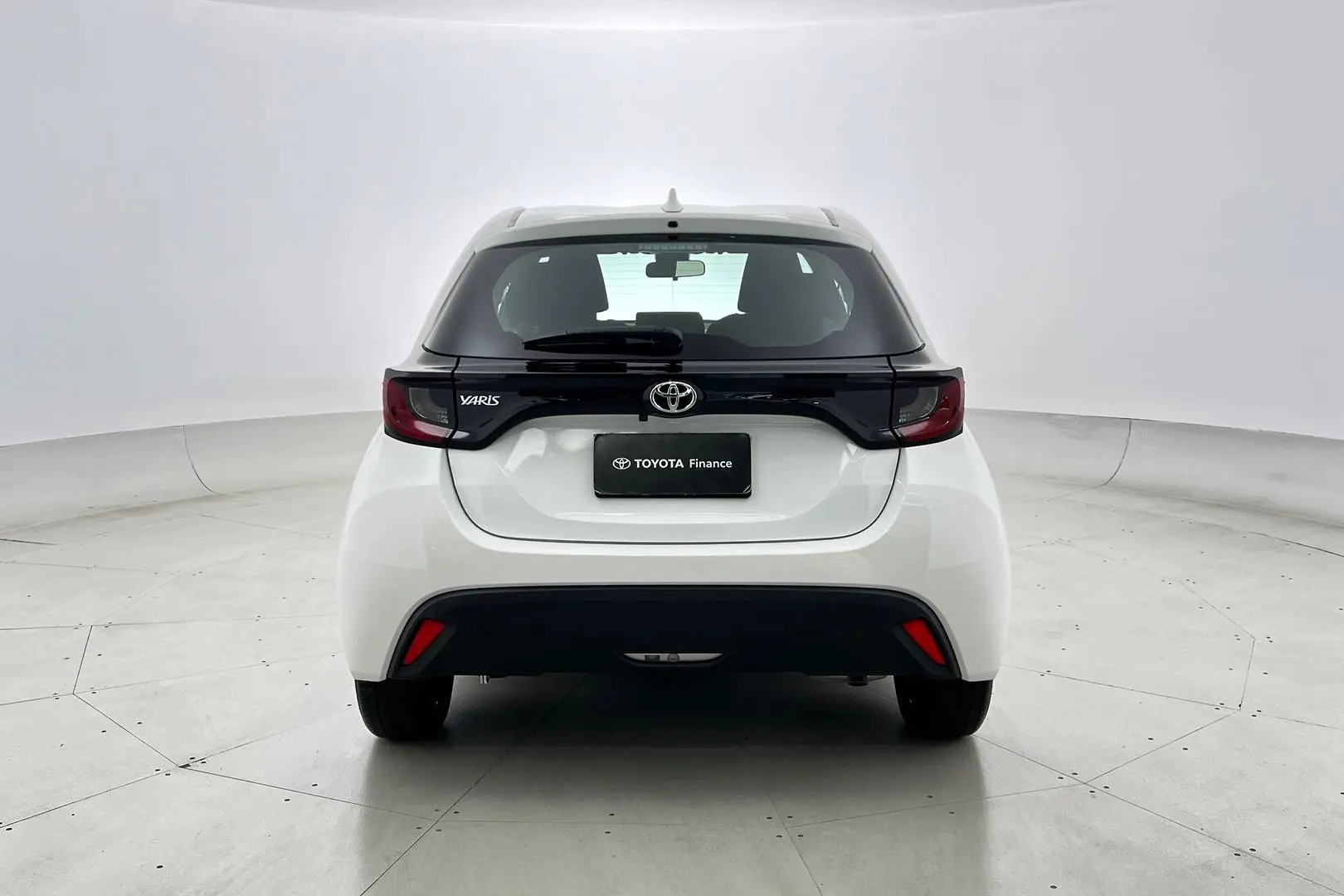 2023 Toyota Yaris Gallery Image 7