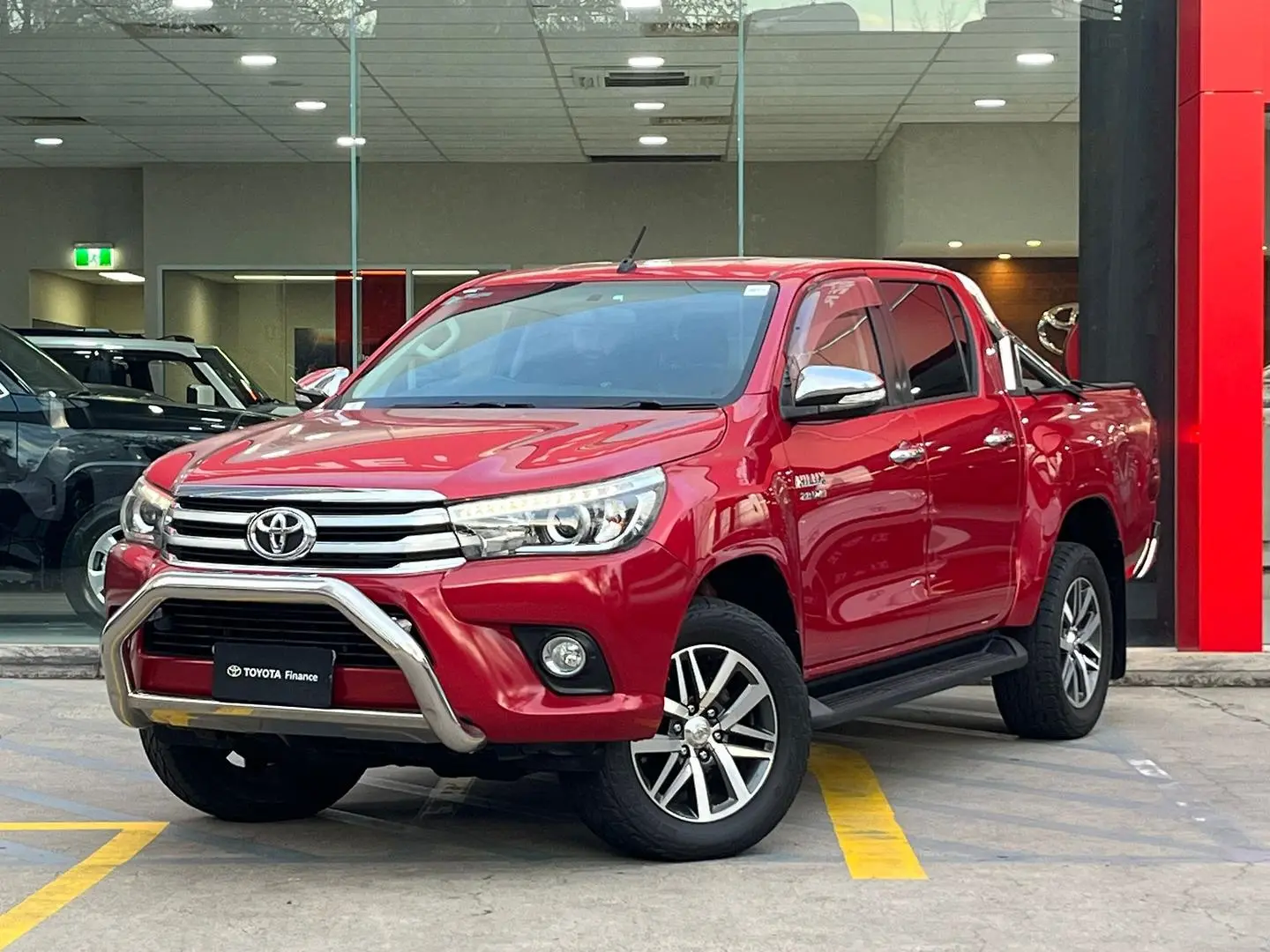 2016 Toyota Hilux Gallery Image 4