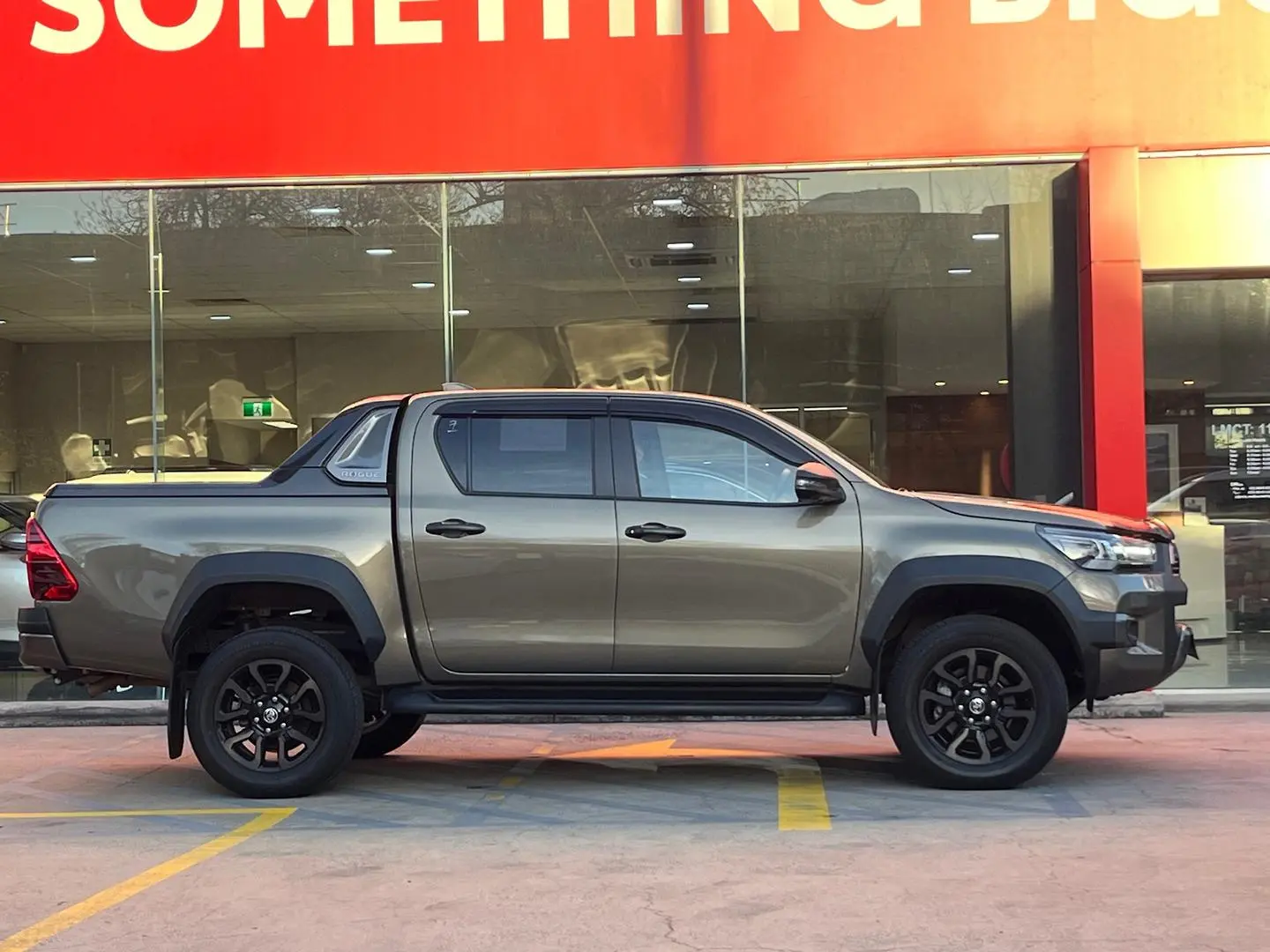 2023 Toyota Hilux Gallery Image 10