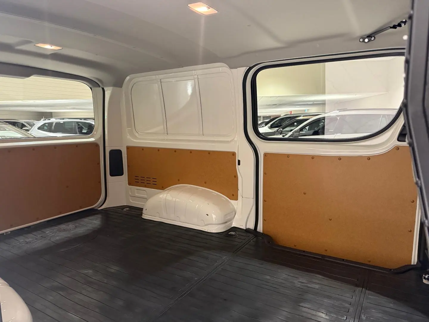 2020 Toyota Hiace Gallery Image 12