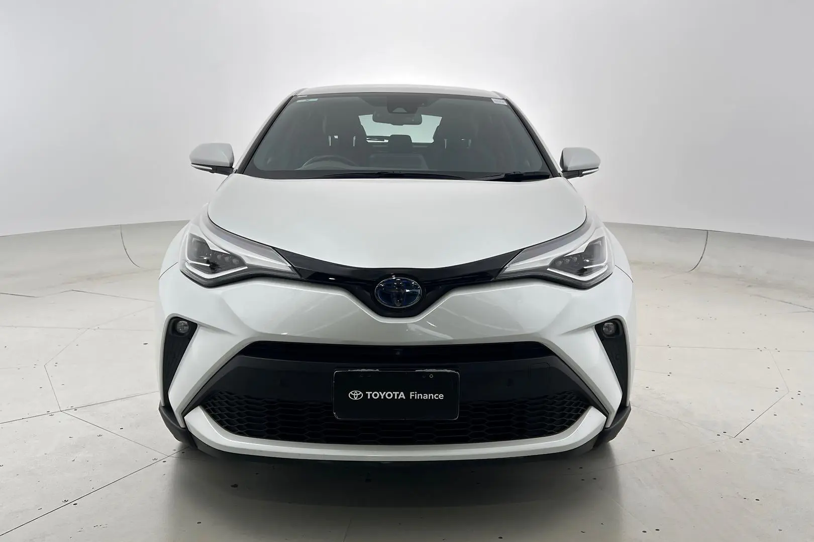 2022 Toyota C-HR Gallery Image 6