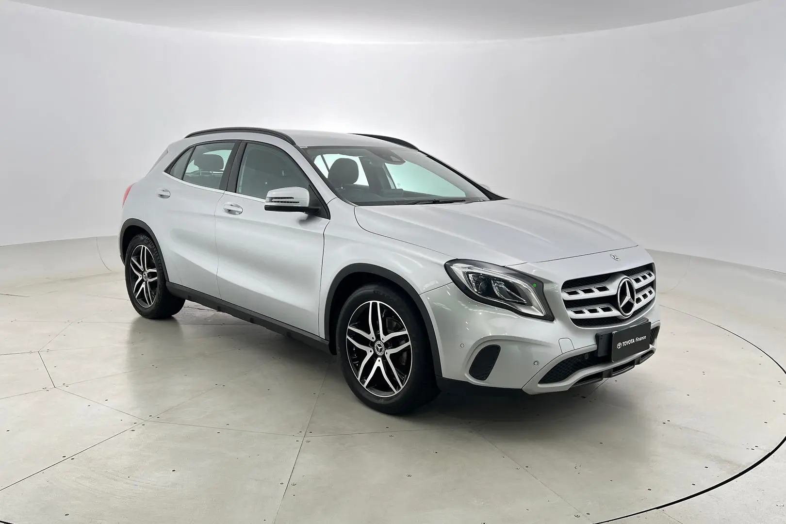 2019 Mercedes-Benz Gla-Class Gallery Image 1