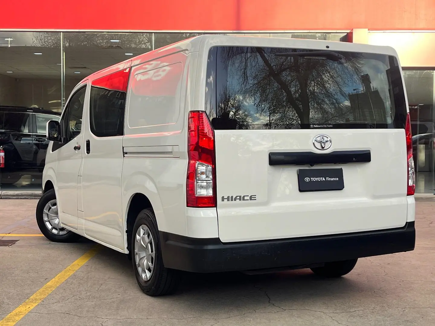 2021 Toyota Hiace Gallery Image 6