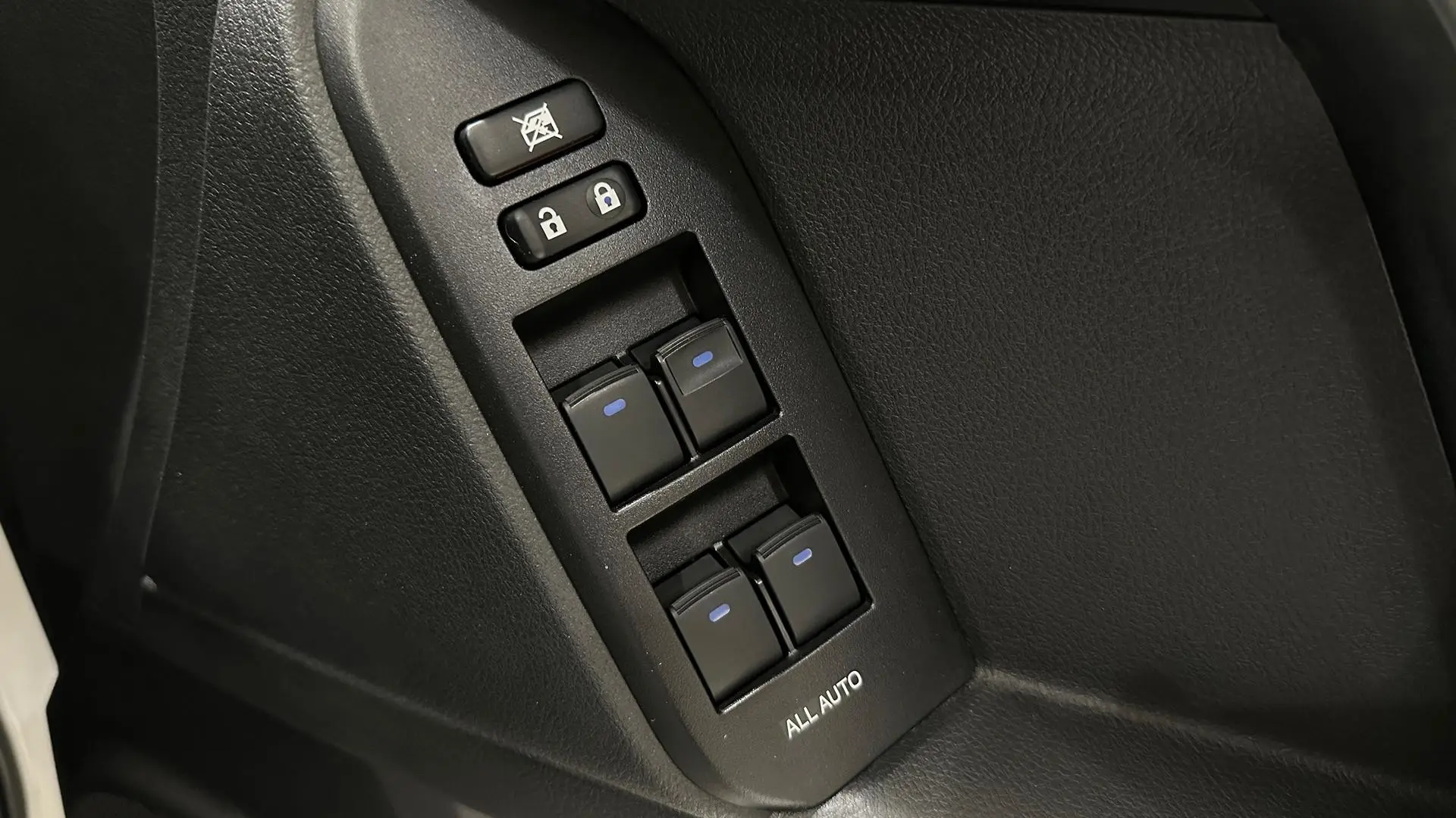 2022 Toyota Landcruiser Prado Gallery Image 22
