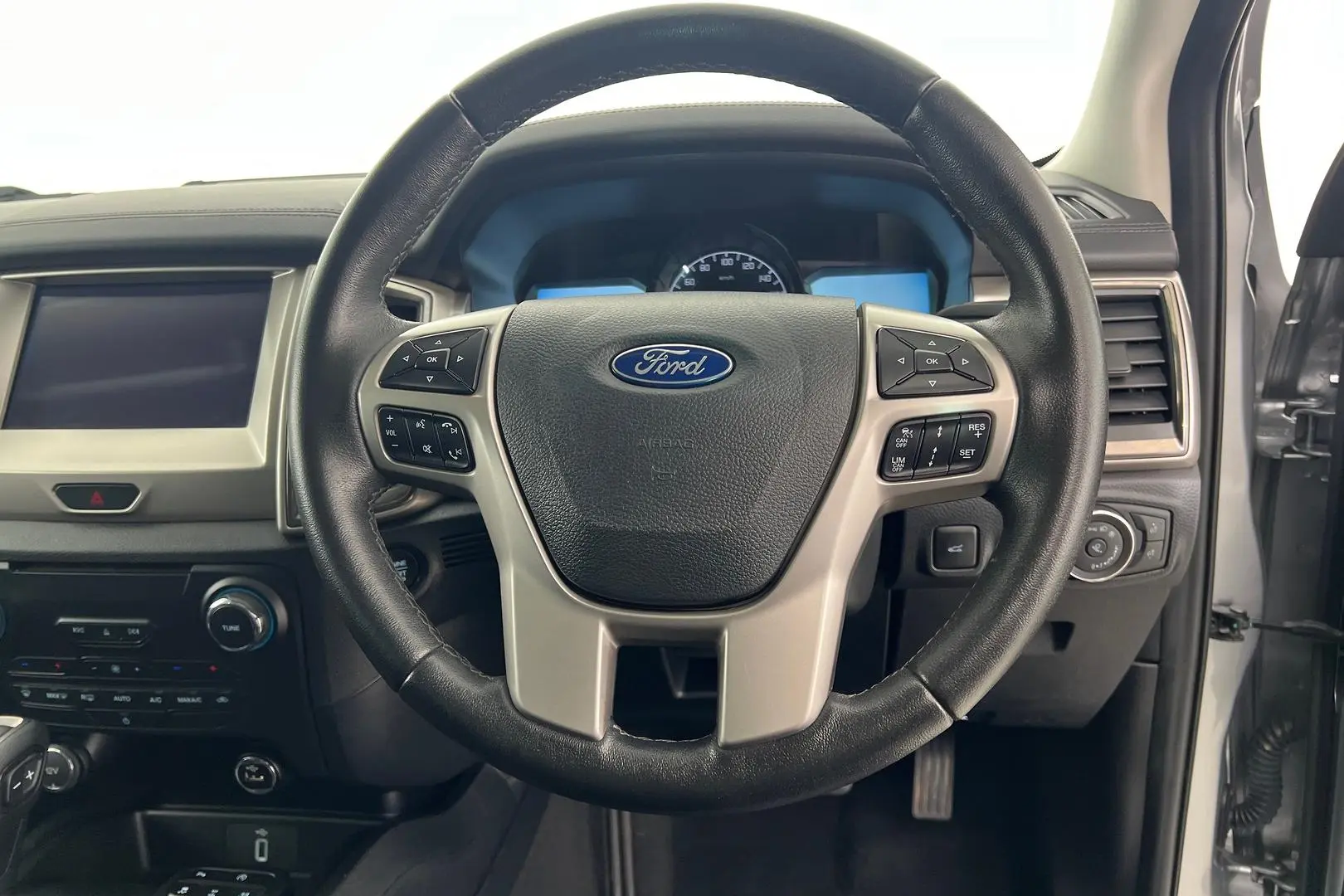 2020 Ford Everest Gallery Image 15