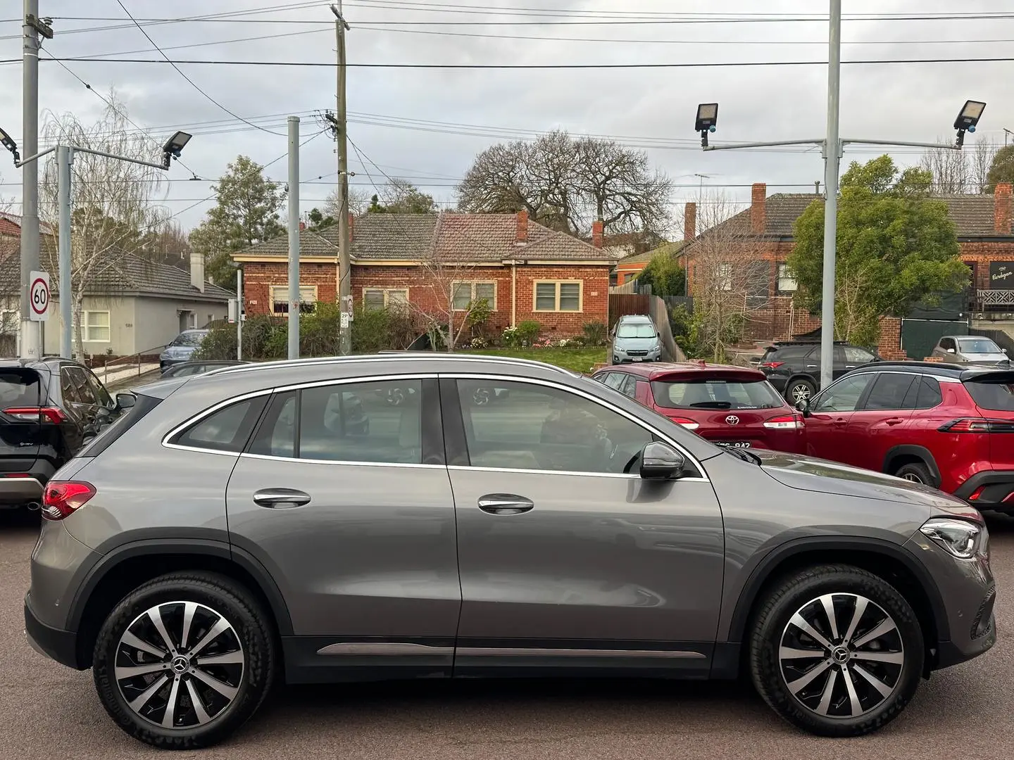 2021 Mercedes-Benz GLA-Class Gallery Image 3