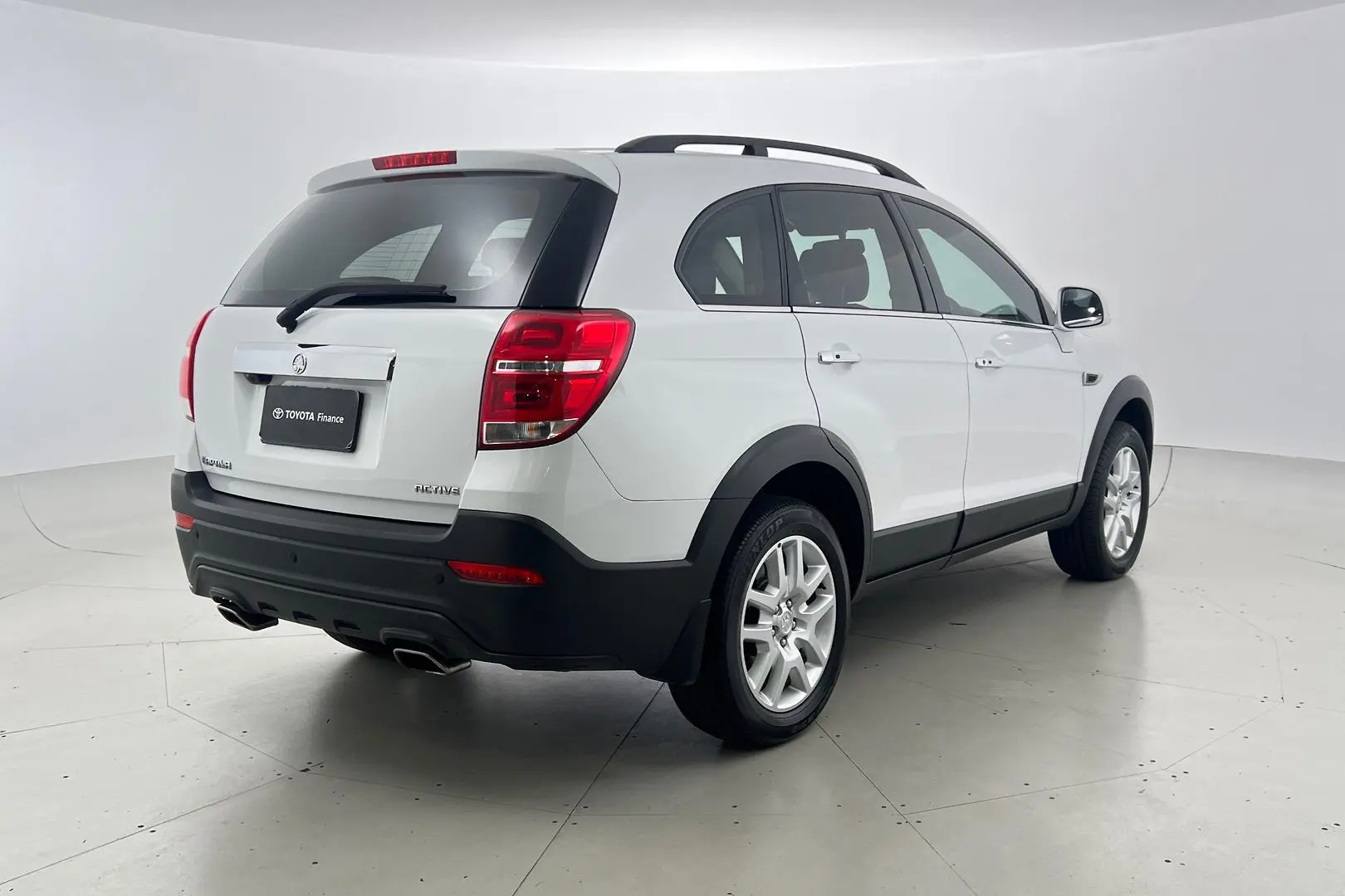 2017 Holden Captiva Gallery Image 5