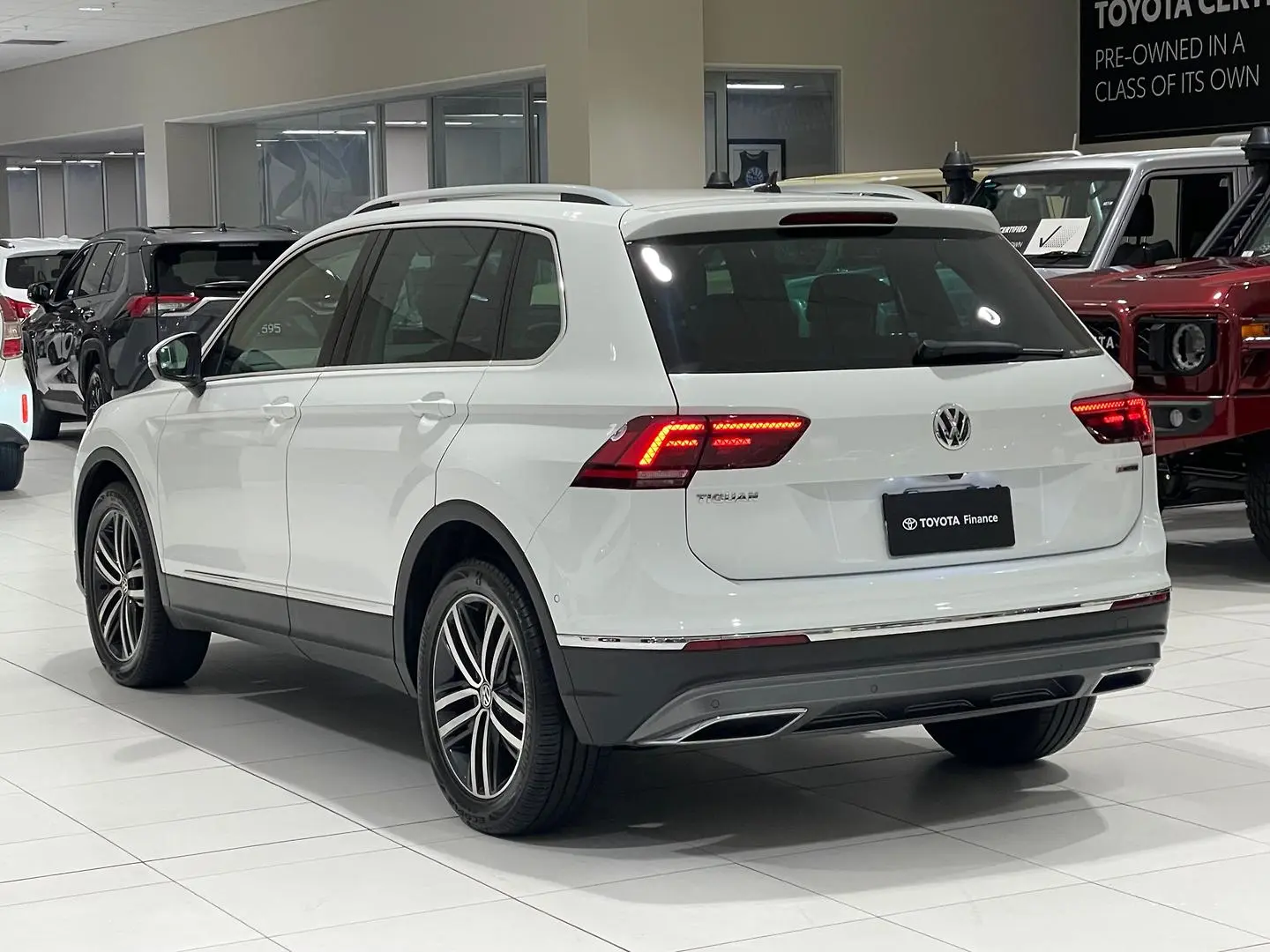 2020 Volkswagen Tiguan Gallery Image 9