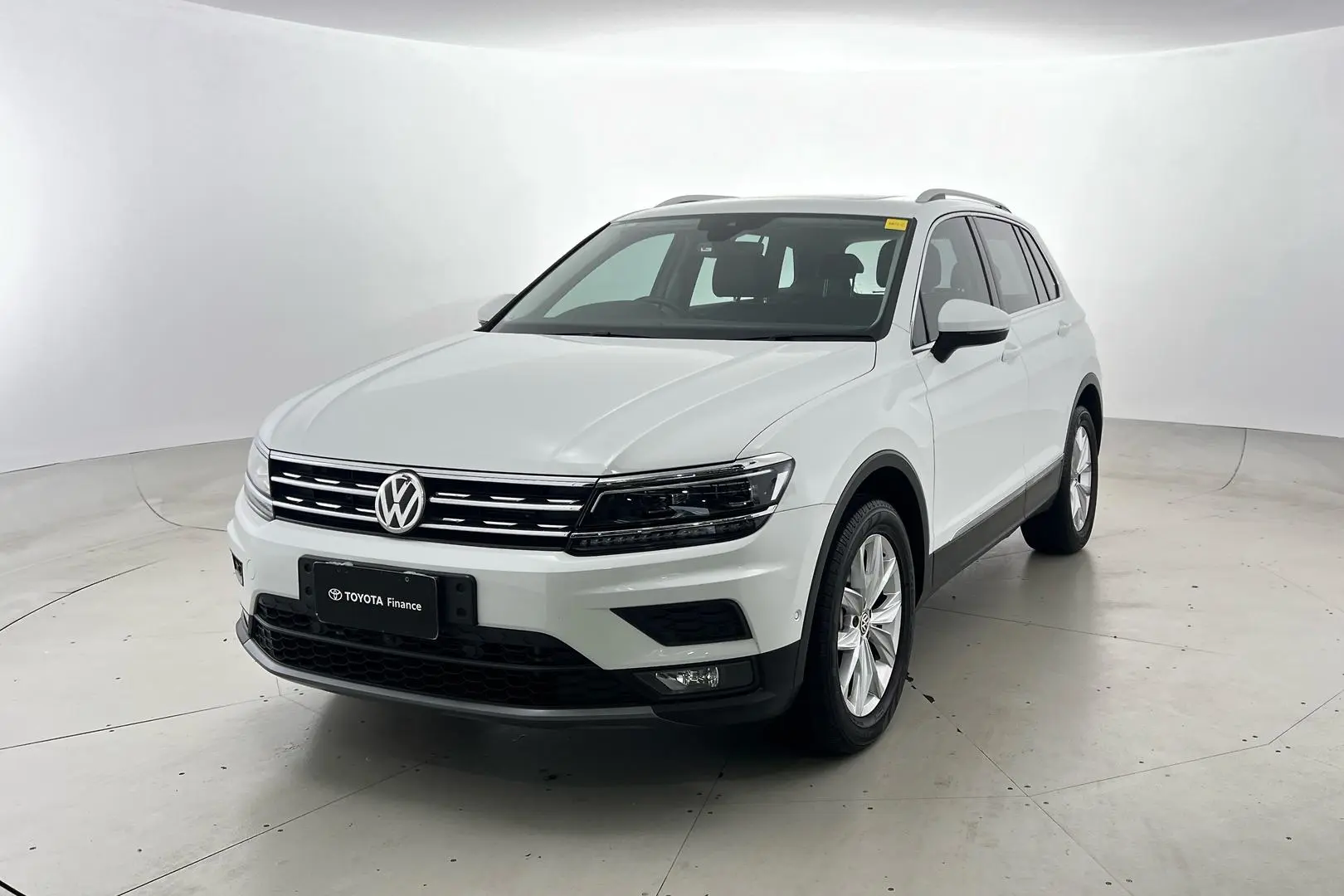 2019 Volkswagen Tiguan Gallery Image 9