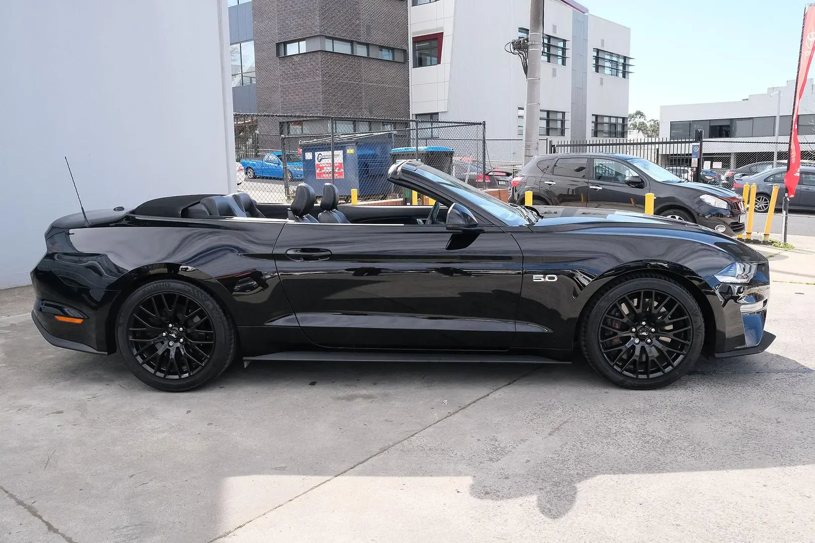 2018 Ford Mustang Gallery Image 6