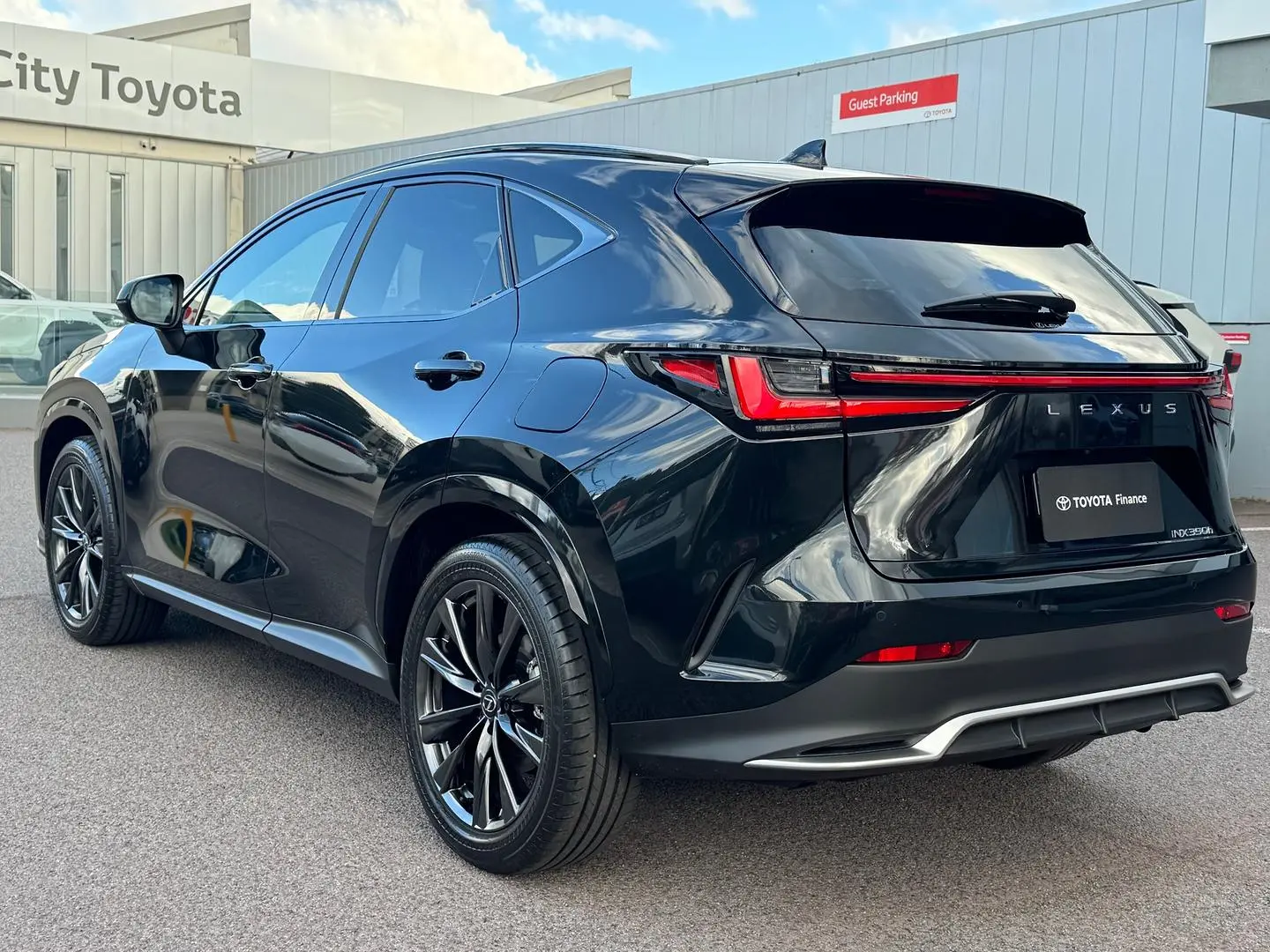 2024 Lexus NX Gallery Image 7