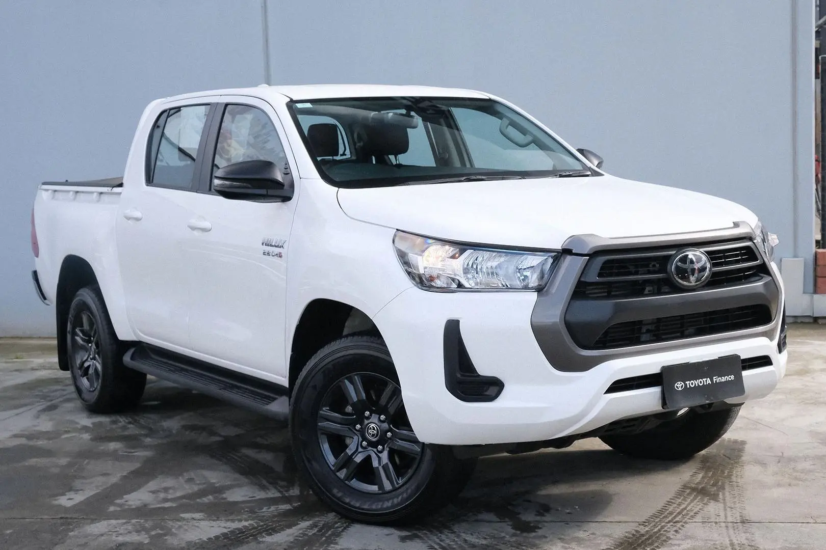 2023 Toyota Hilux Gallery Image 1
