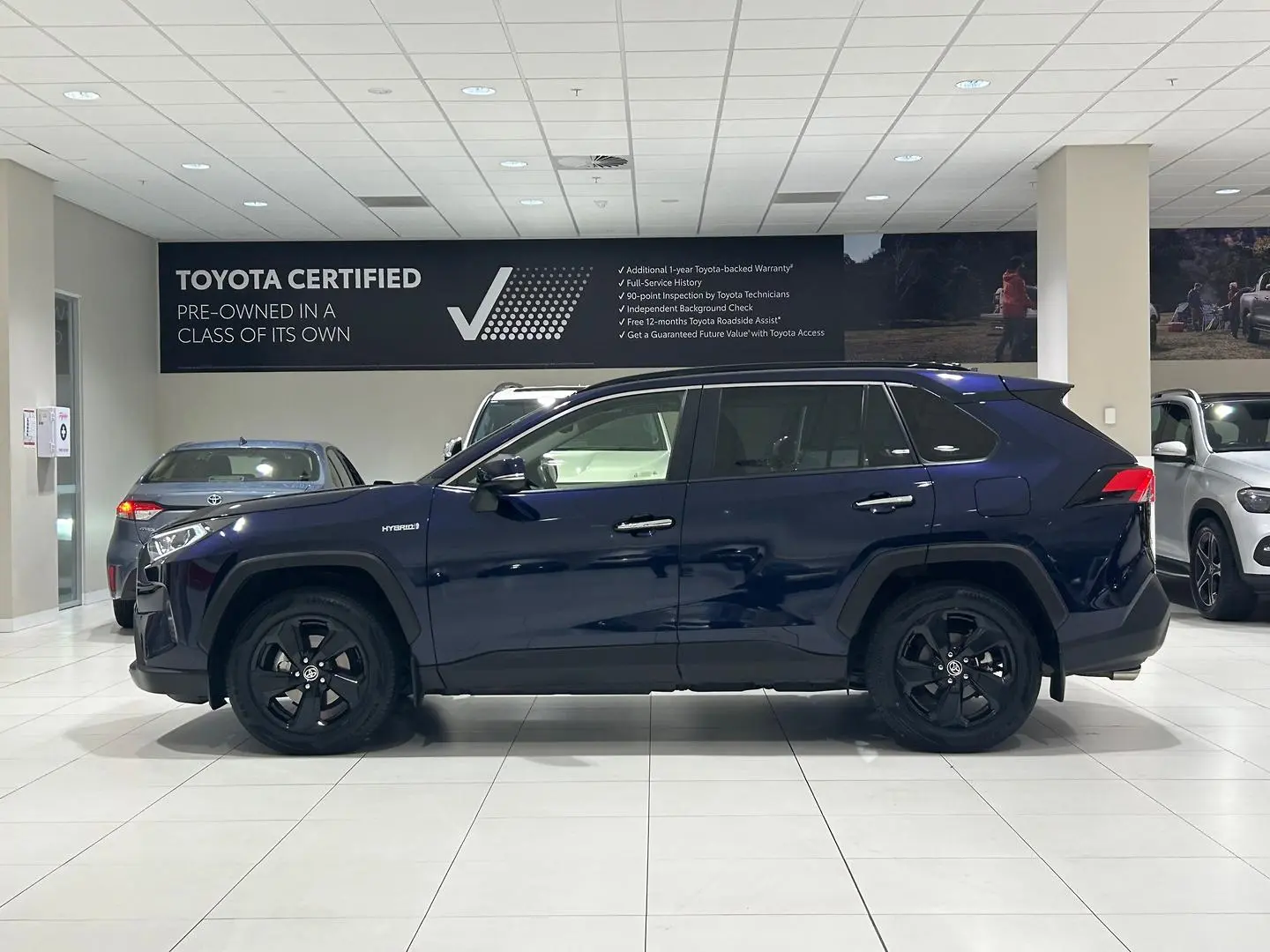 2020 Toyota RAV4 Gallery Image 6
