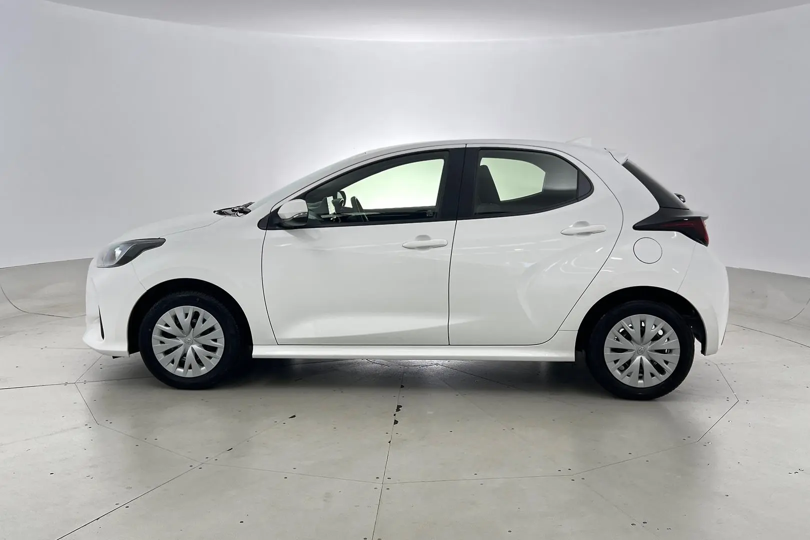 2023 Toyota Yaris Gallery Image 5