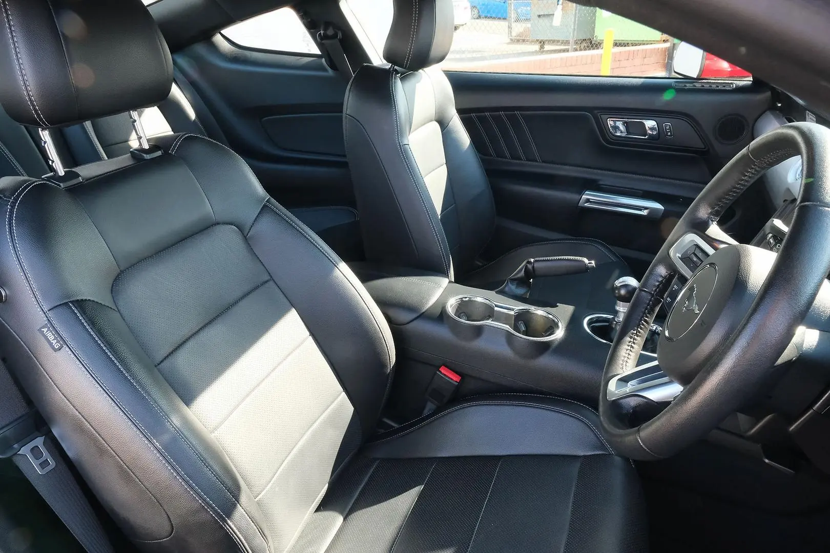 2017 Ford Mustang Gallery Image 12