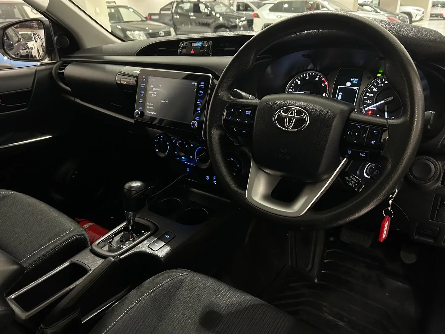 2022 Toyota Hilux Gallery Image 11