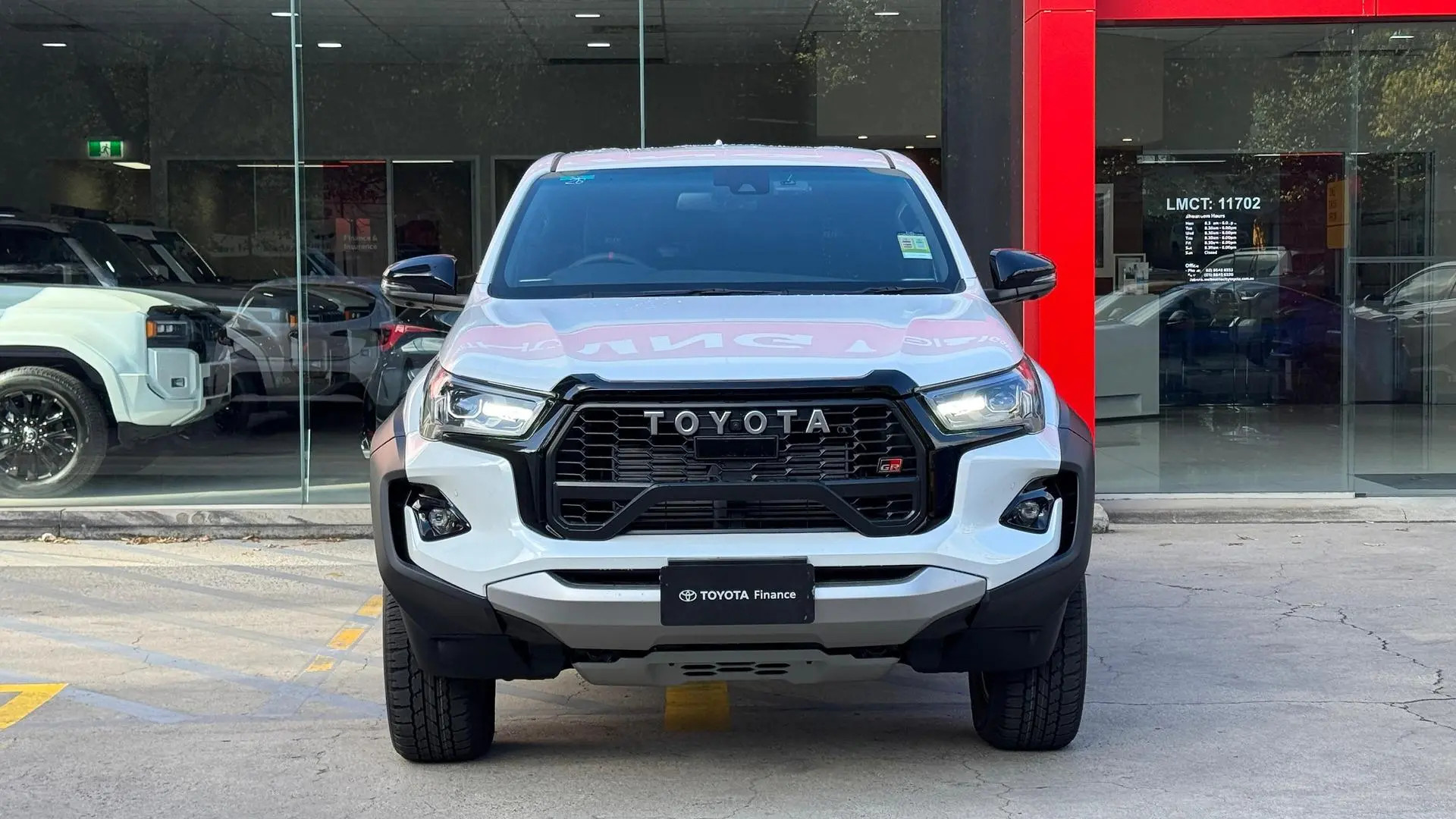 2024 Toyota Hilux Gallery Image 11