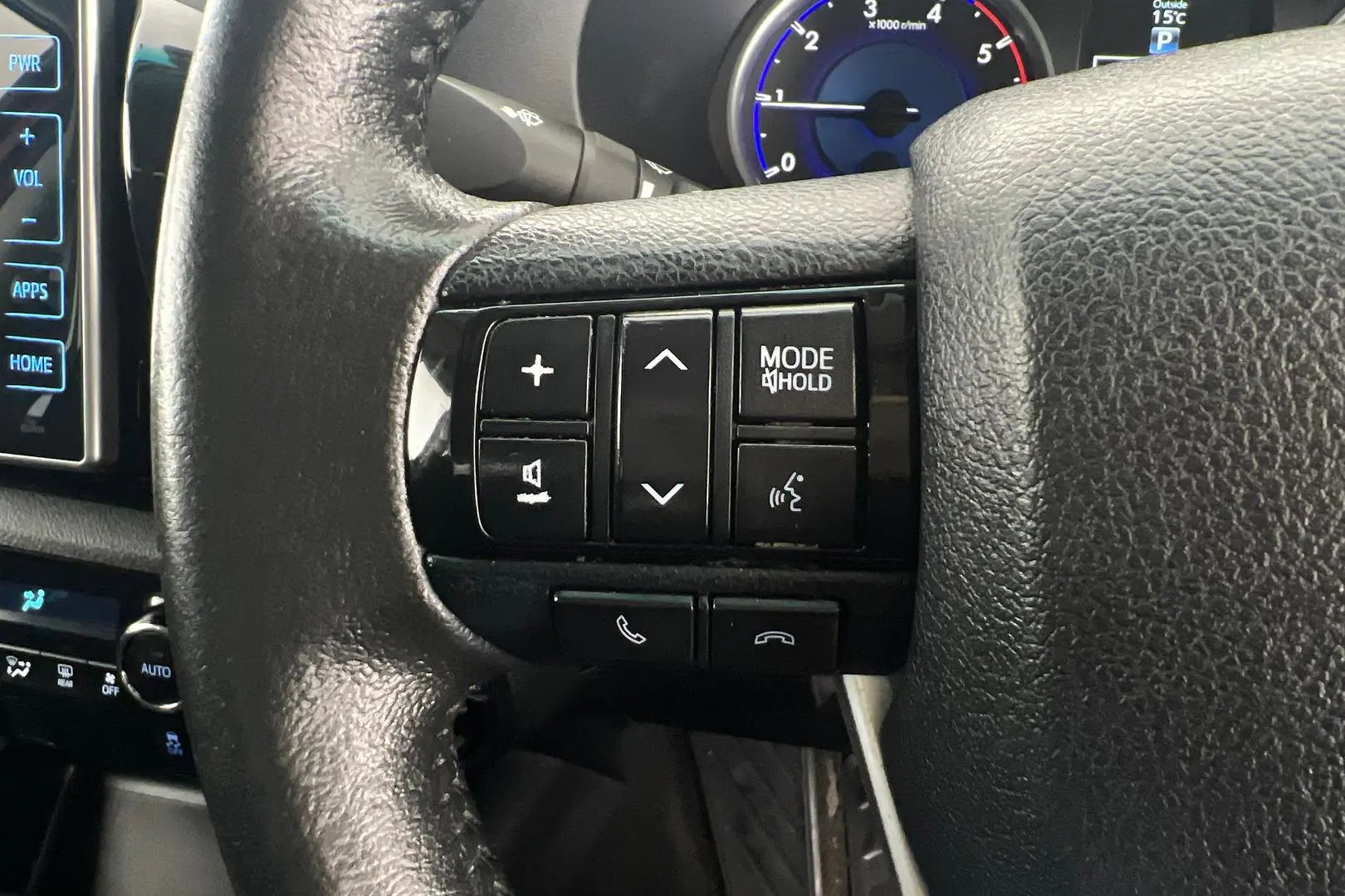 2016 Toyota Hilux Gallery Image 18