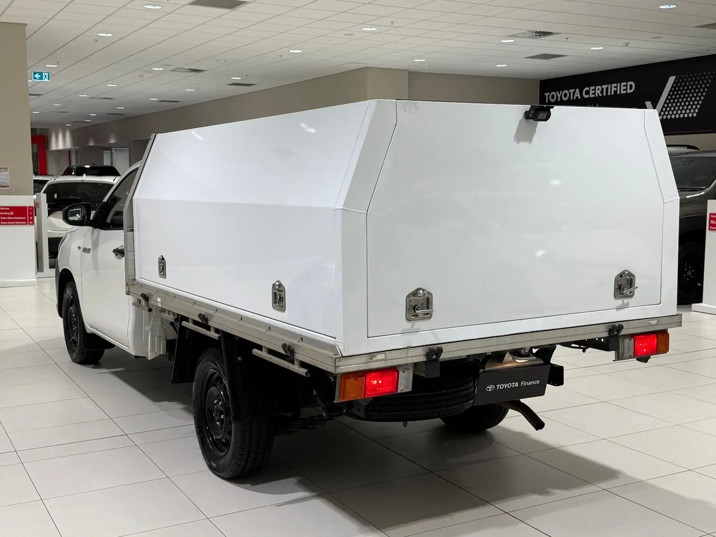 2019 Toyota Hilux Gallery Image 8