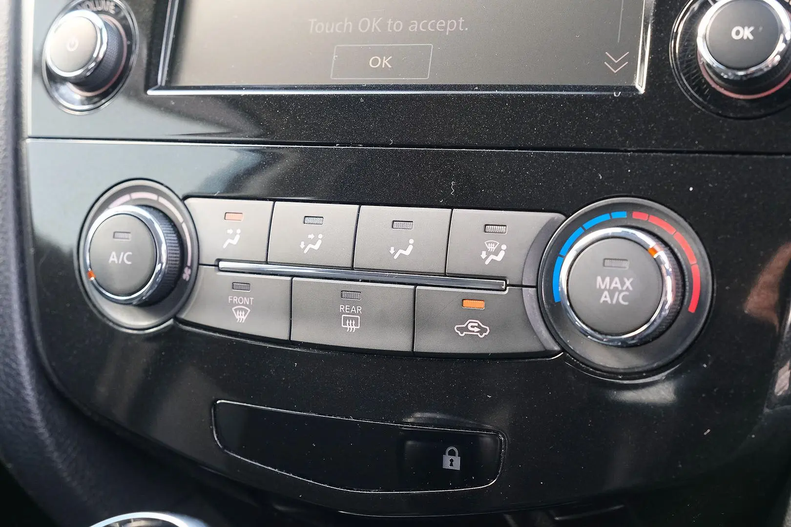 2020 Nissan QASHQAI Gallery Image 18