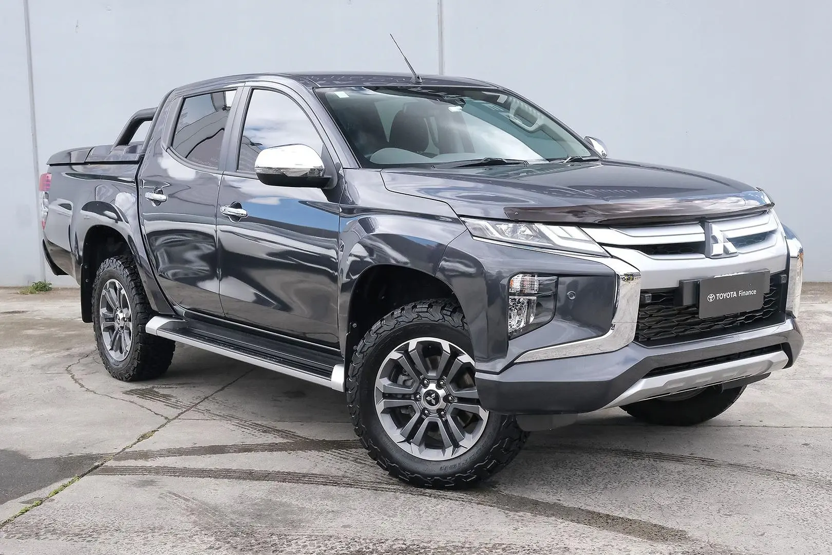2022 Mitsubishi Triton Gallery Image 1
