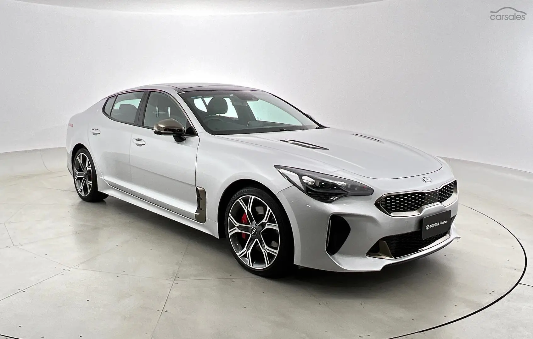 2018 Kia Stinger Image 1