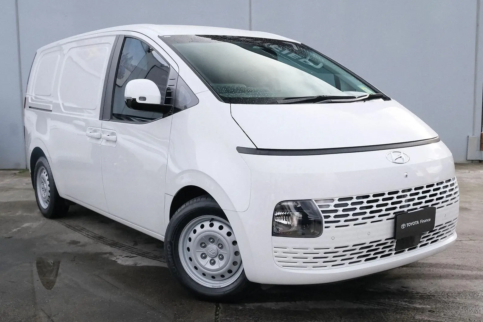2021 Hyundai STARIA LOAD Gallery Image 1
