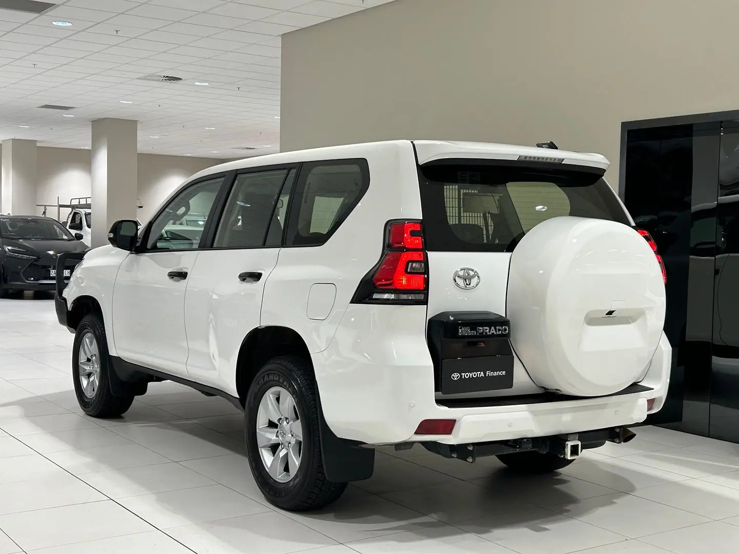 2021 Toyota Landcruiser Prado Gallery Image 8