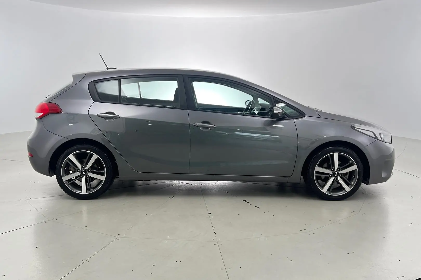 2017 Kia Cerato Gallery Image 3