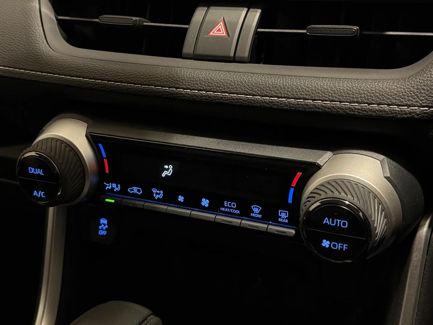 2022 Toyota RAV4 Gallery Image 19